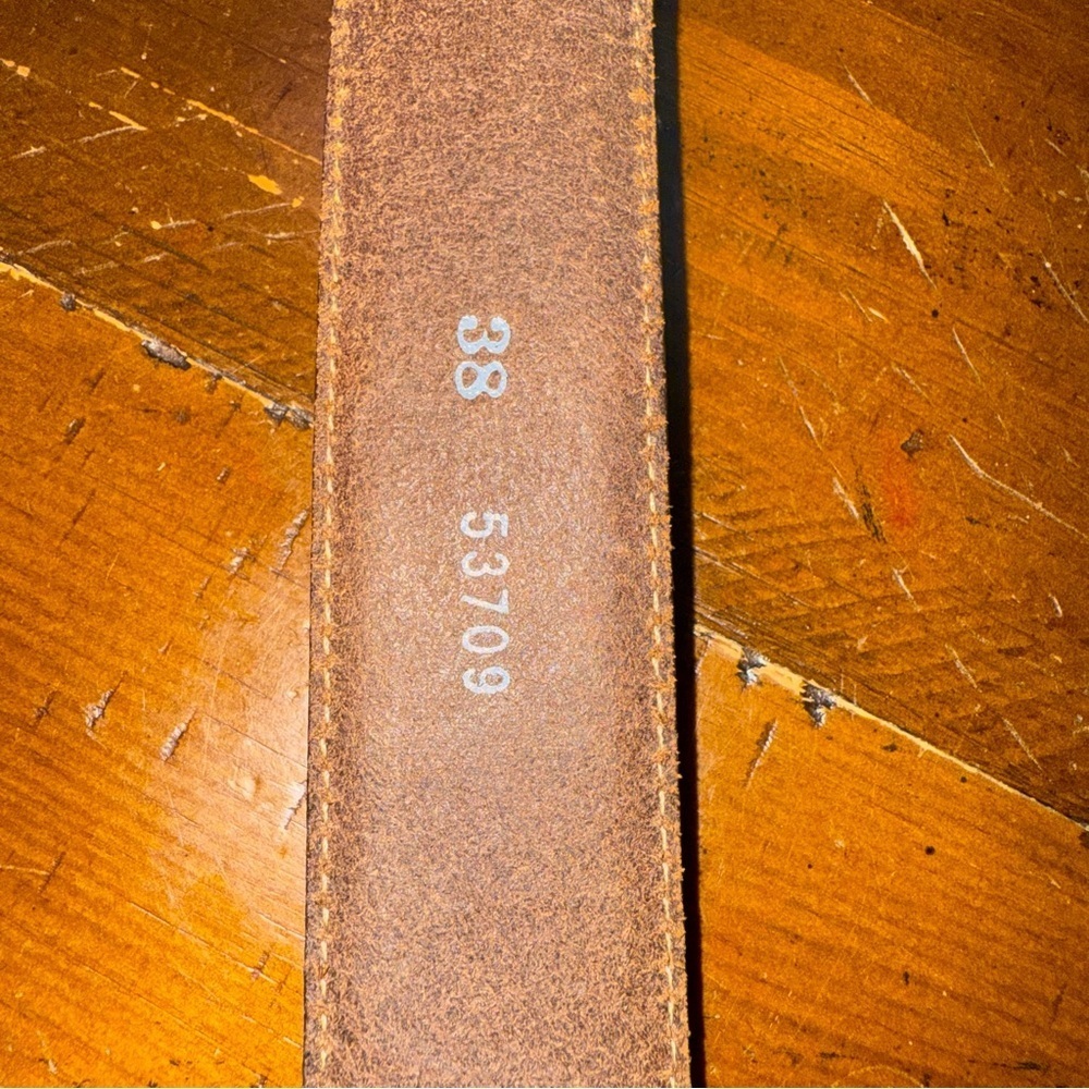 Silver Creek Classic Brown Leather Men's Belt
Size 38 - Picture 7 of 11
